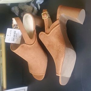Liz Clairborne NWT Memory Foam Heel Sandal